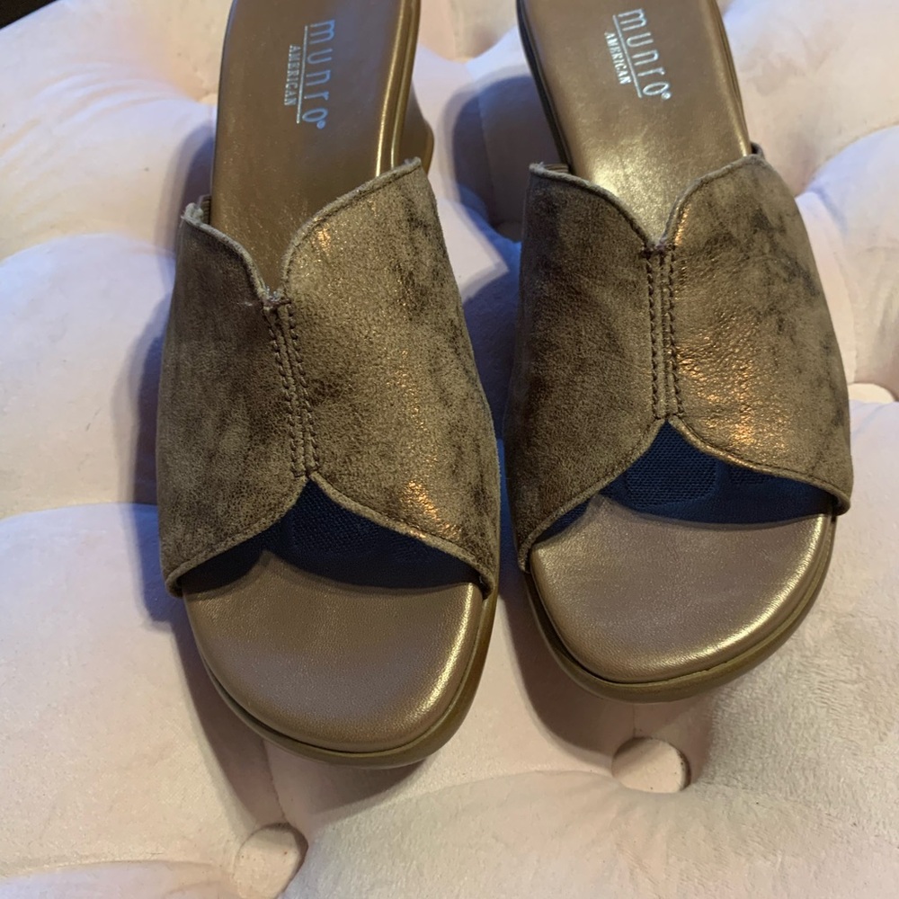 Munro  Serena  Brushed Gold  Size 8.5 Suede Slip-On-Brand New